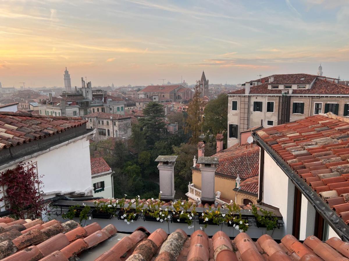 Attico Canal Grande A Palazzo Contarini Corfu Veneza Exterior foto
